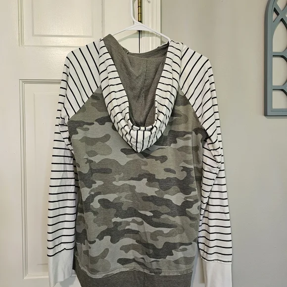 Maurices Camouflage and Striped Sweatshirt - Picture 3 of 3